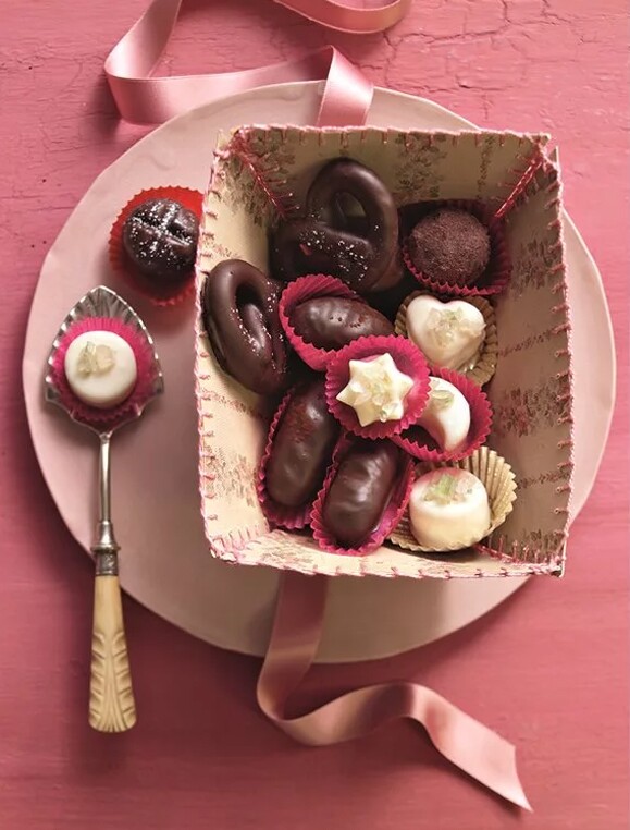 Marţipanul, plastilina dulce a cofetarilor. Îl folosim de dinainte de 1600